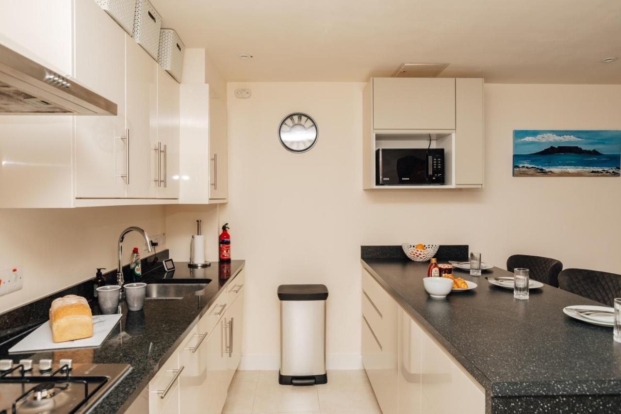 Appartamento Henley Town Centre With Parking Esterno foto