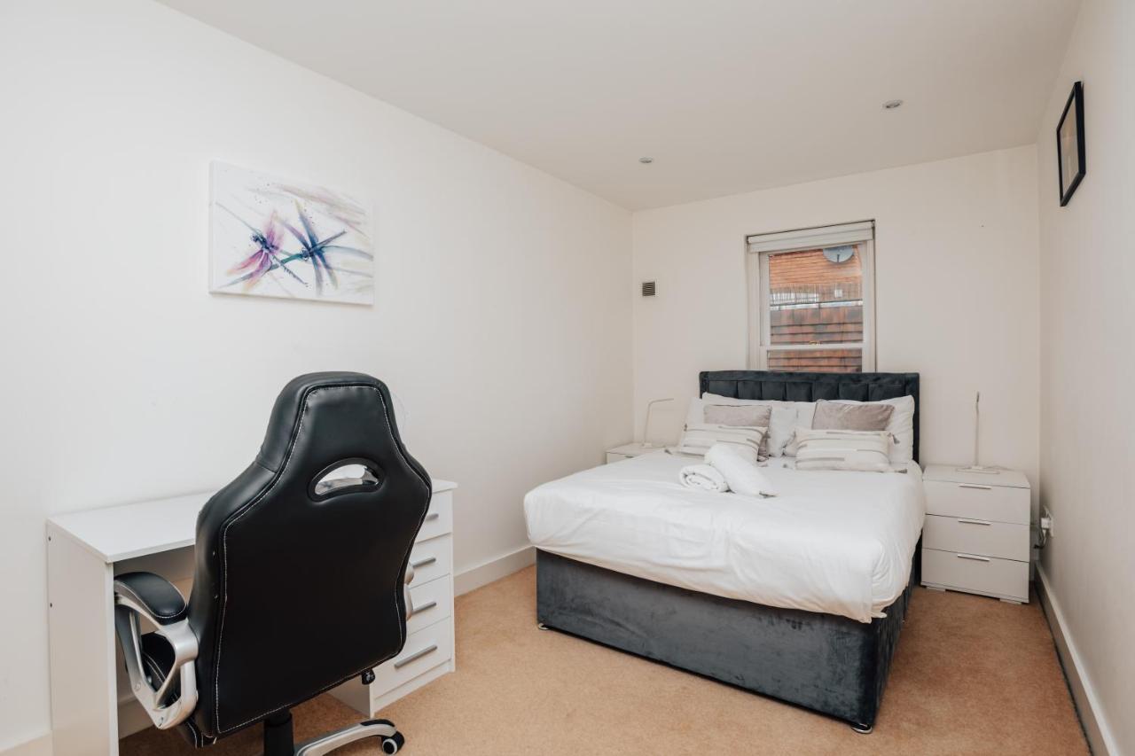 Appartamento Henley Town Centre With Parking Esterno foto