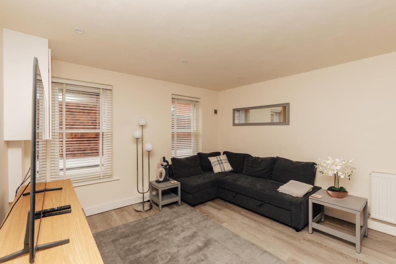 Appartamento Henley Town Centre With Parking Esterno foto