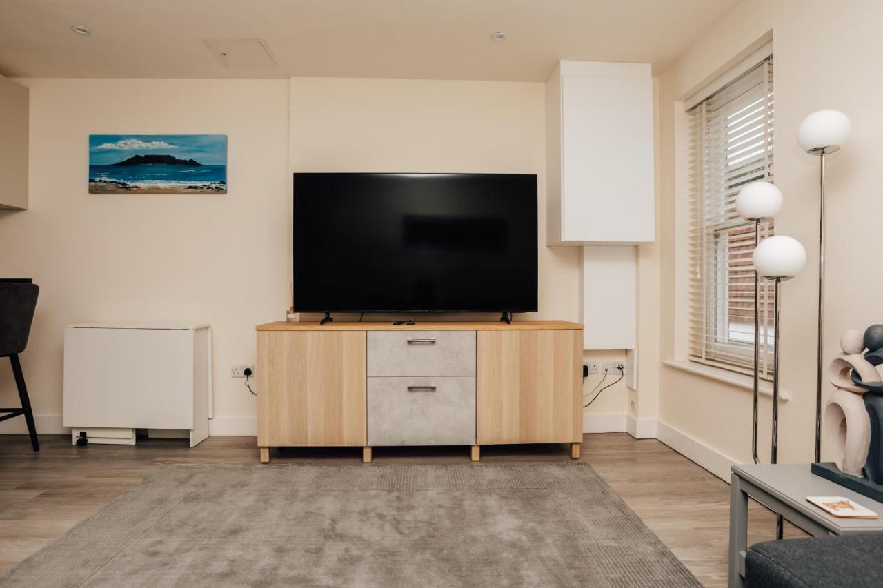 Appartamento Henley Town Centre With Parking Esterno foto
